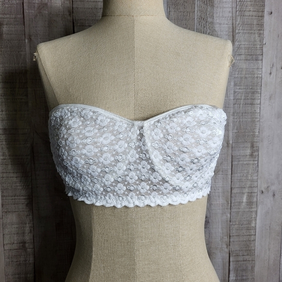 Olga Strapless Underwire White Lace Bra. Style# 36632 - Picture 1 of 11